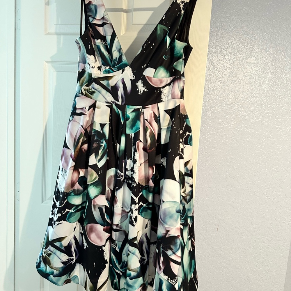 BEBE flower print skater skirt midi dress WITH POCKETS!!